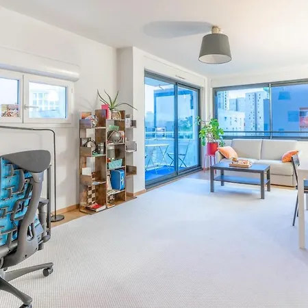 Mail Pablo Picasso Bis -parking